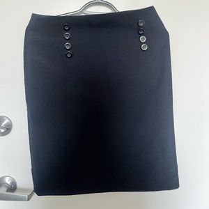 Fitted pencil skirt